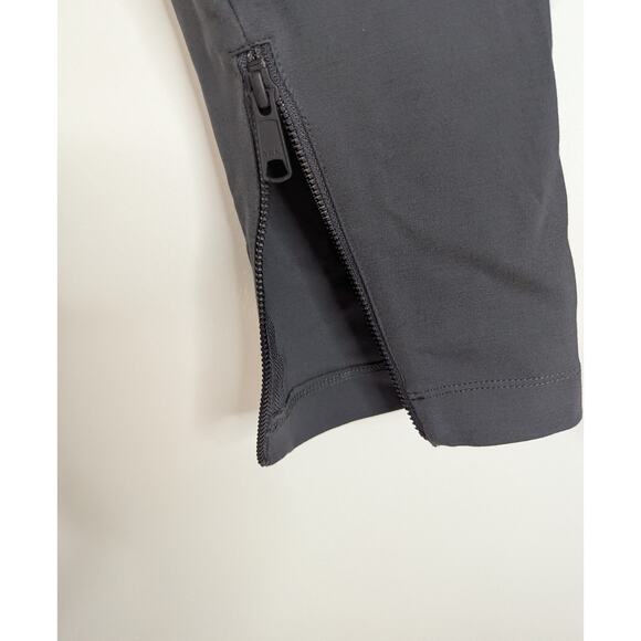 Universal Standard Moro Pocket Signature Ponte Pants in Charcoal - Picture 4 of 11